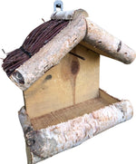 Dutchlander Vogelvoedertafel – Muurbevestiging – Berken met Twijgen Dakje & Vetbolpin – 19x19x9 cm